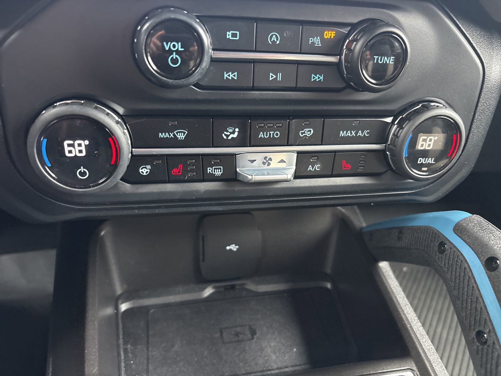 Used 2023 Ford Bronco Wildtrak image 25