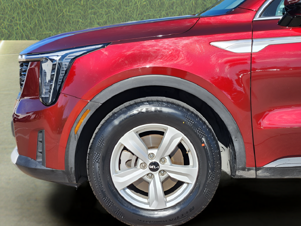 Used 2024 Kia Sorento LX FWD image 8
