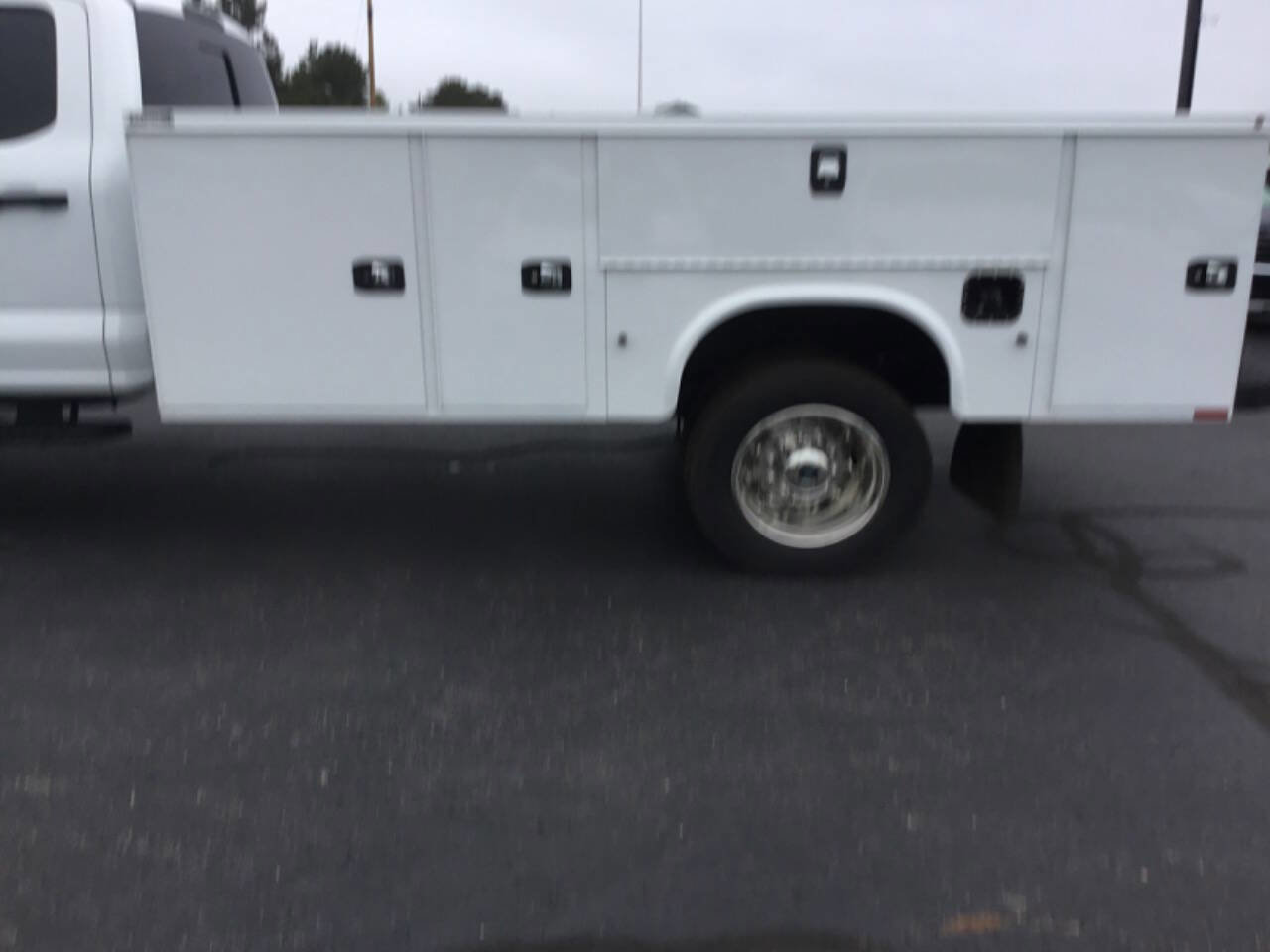 Used 2023 Ford F550 4x4 Crew Cab Super Duty image 10