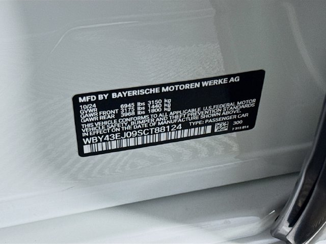 Used 2025 BMW i7 eDrive50 w/ M Sport Package RWD image 39