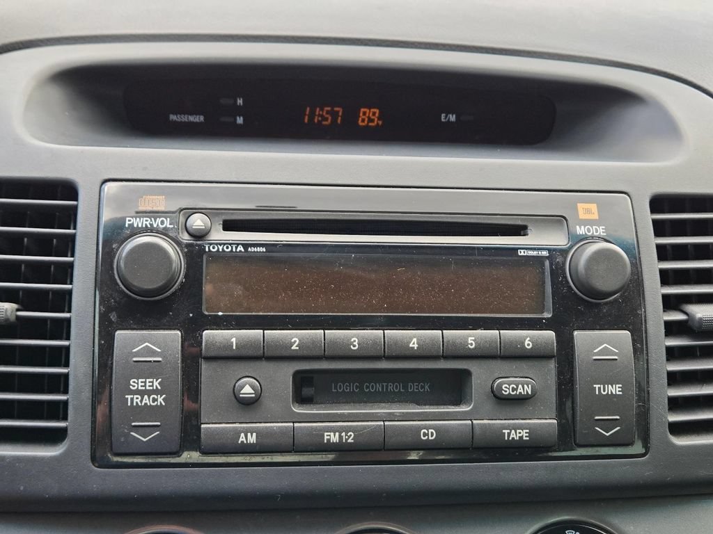 Used 2002 Toyota Camry SE w/ Pkg 2 FWD image 22