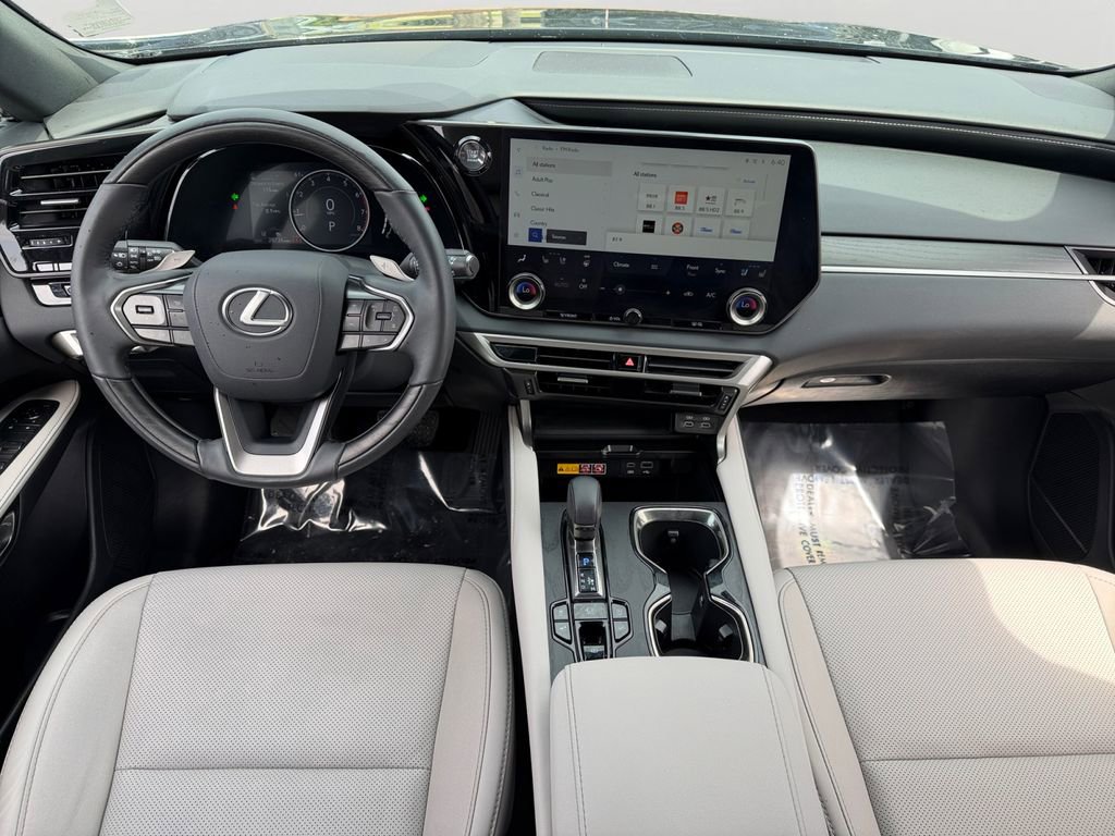 Used 2024 Lexus RX 350 AWD image 12