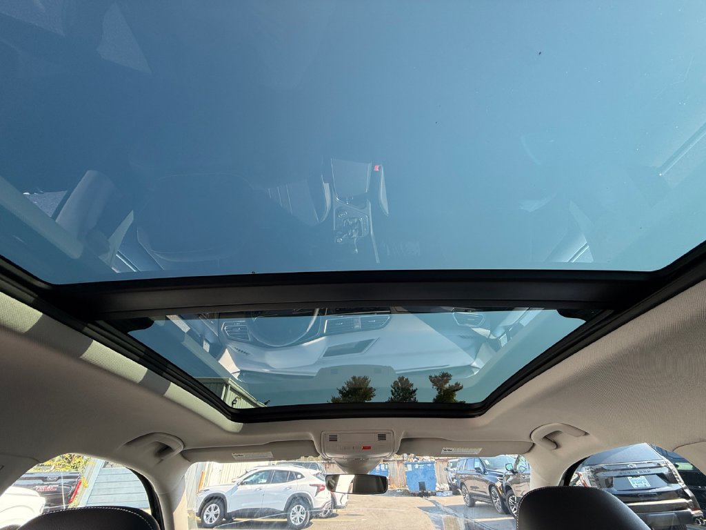 Used 2024 Volkswagen Tiguan SE AWD/4WD image 23
