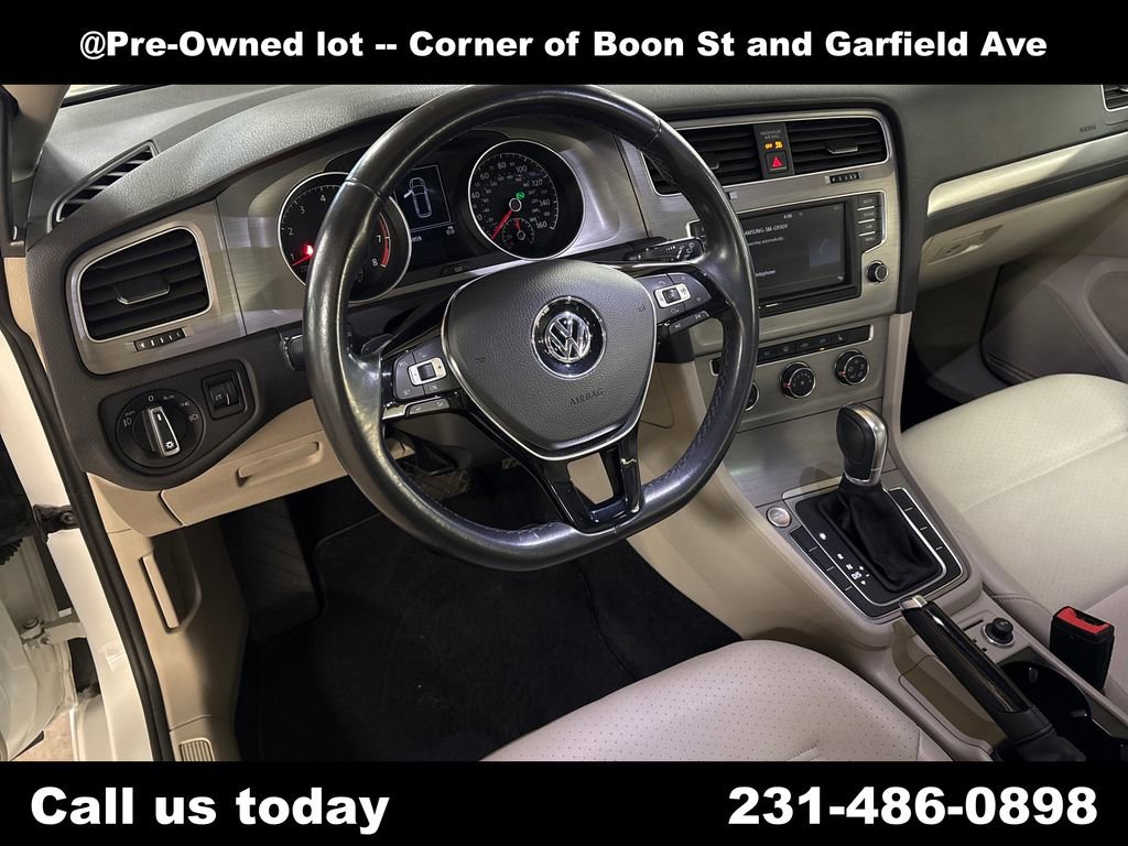 Used 2016 Volkswagen Golf S FWD image 16