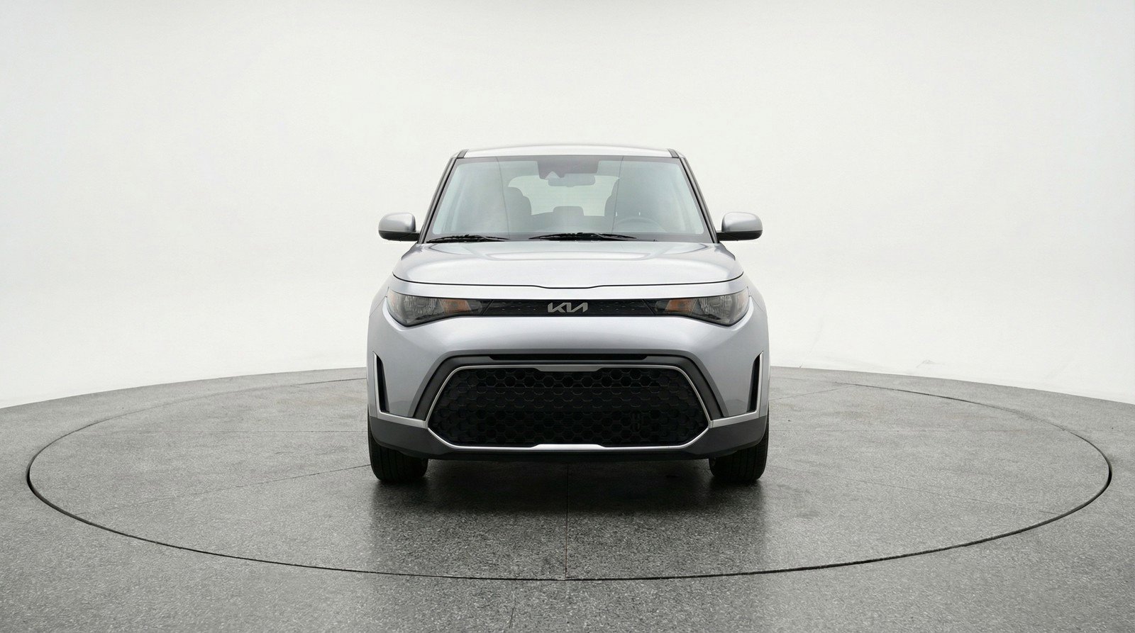 Used 2025 Kia Soul LX w/ LX Technology Package FWD image 2