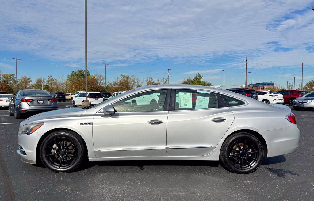Used 2017 Buick LaCrosse Essence FWD image 4