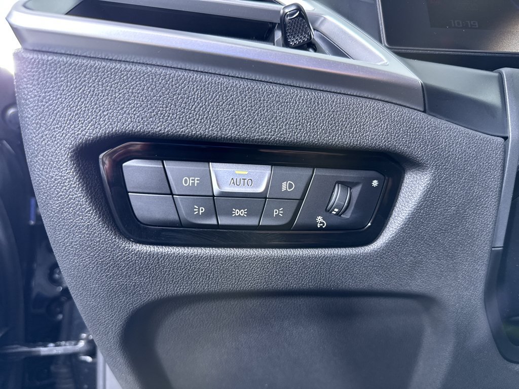 Used 2025 BMW M2 w/ Lighting Package RWD image 28