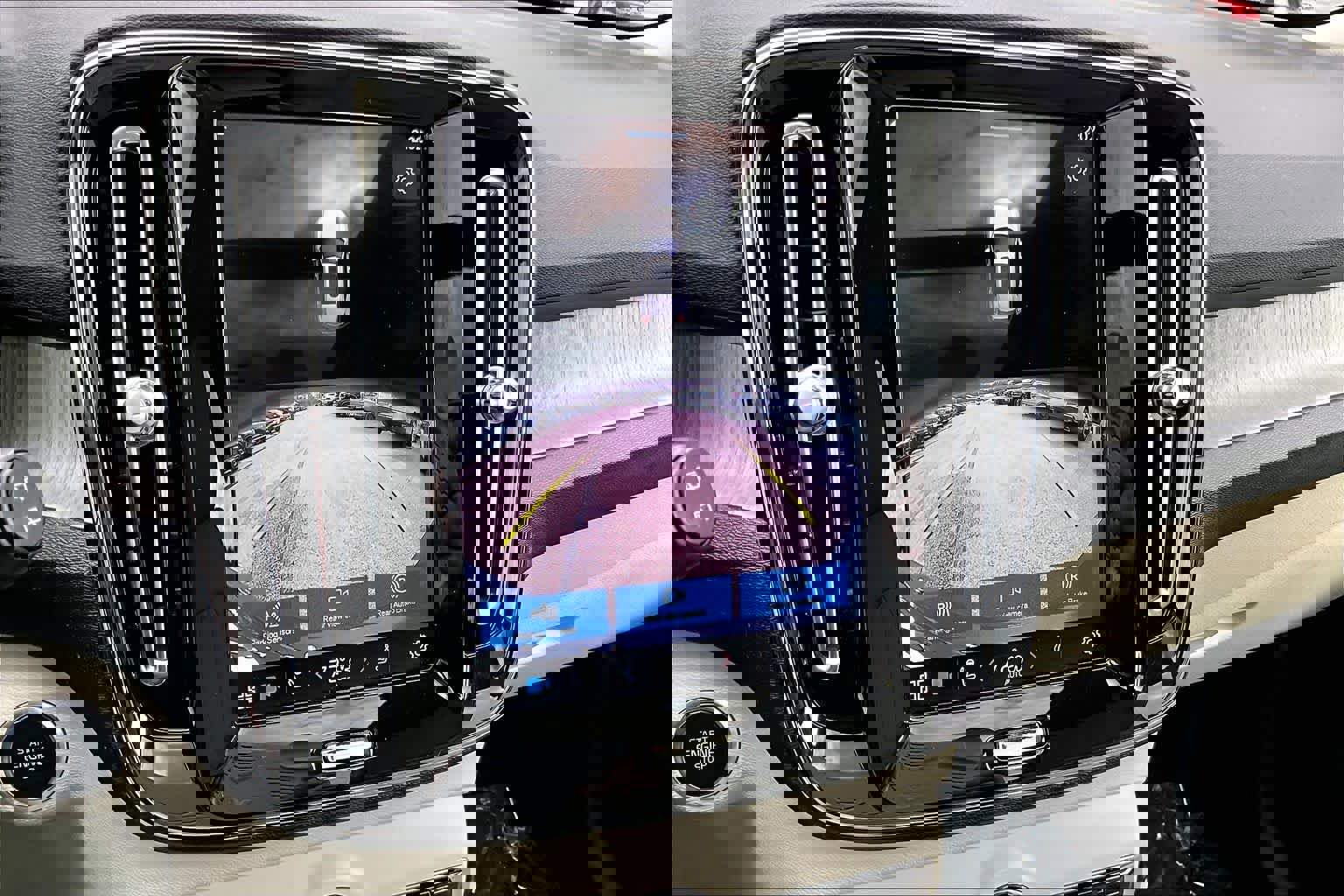 Certified 2023 Volvo XC40 B5 Plus w/ Climate Package image 28