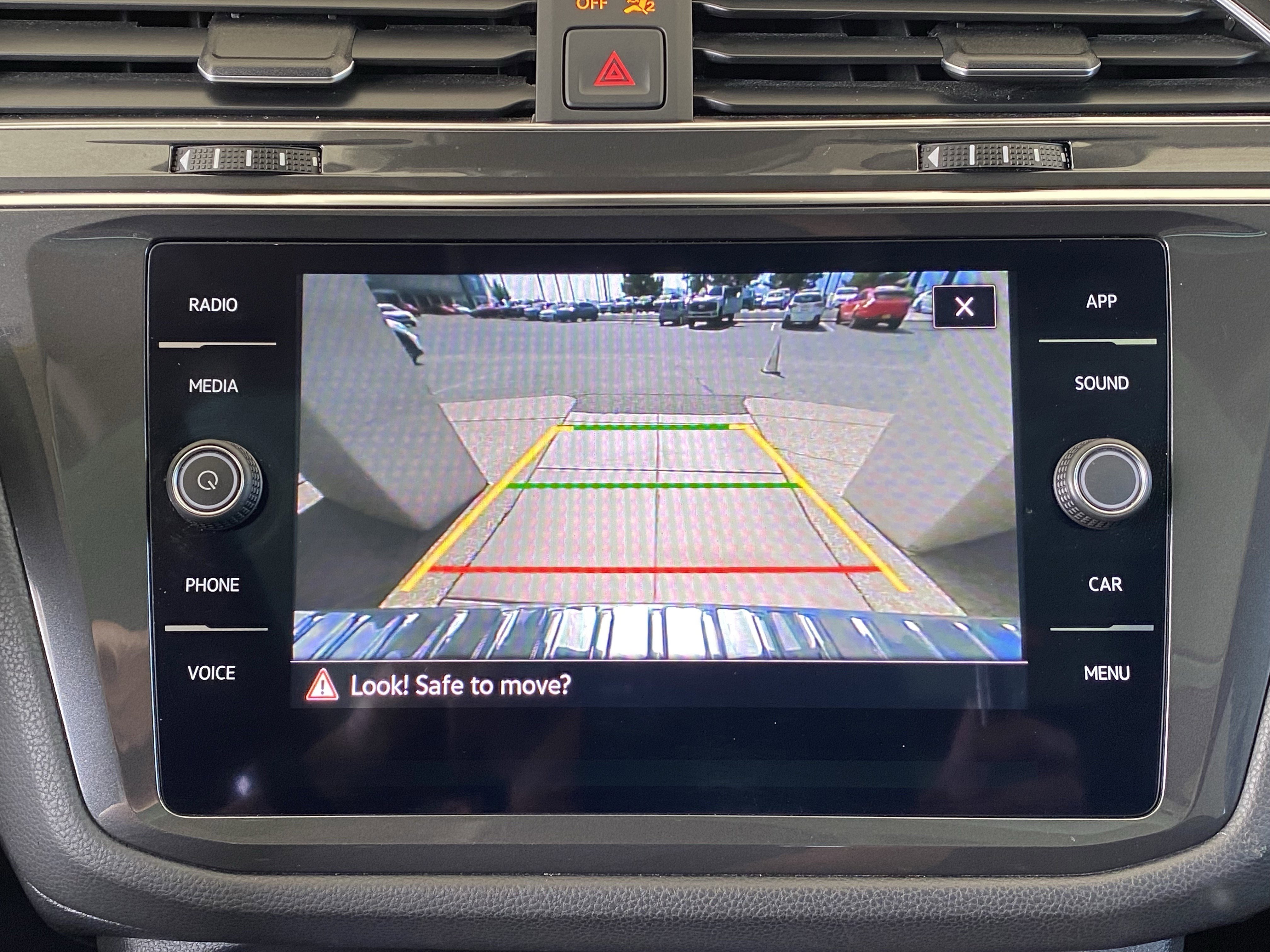 Used 2022 Volkswagen Tiguan SE w/ Panoramic Sunroof Package FWD image 41