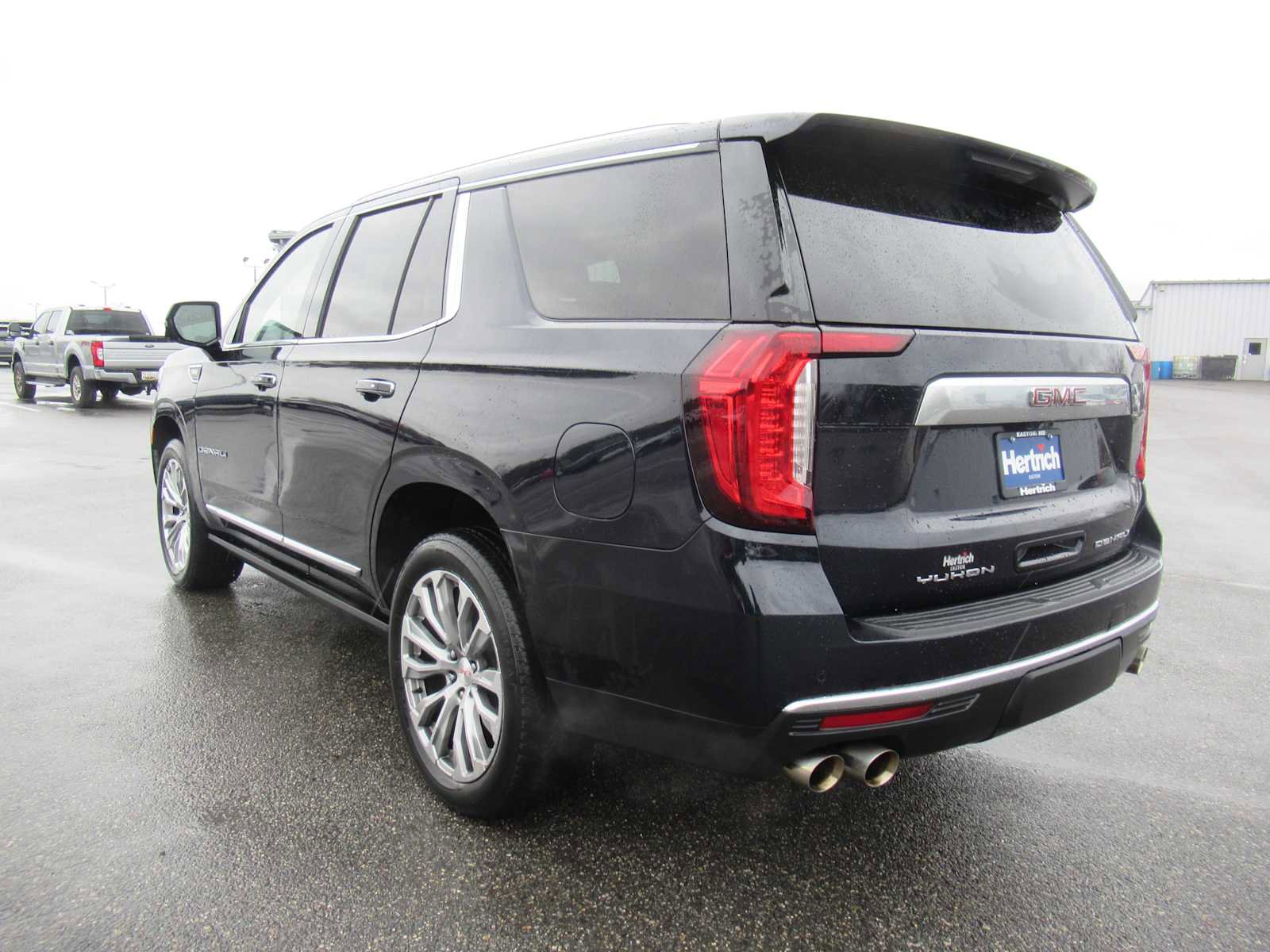 Used 2021 GMC Yukon Denali w/ Denali Premium Package AWD/4WD image 7