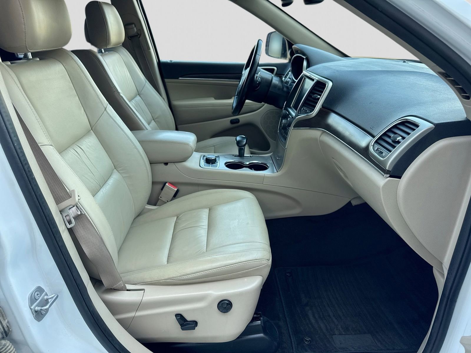 Used 2015 Jeep Grand Cherokee Limited AWD/4WD image 22