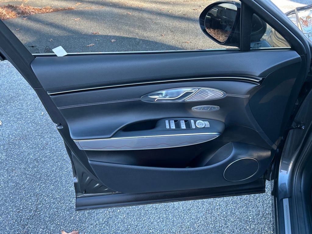 Used 2024 Genesis GV70 2.5T Advanced w/ Advanced Package image 14