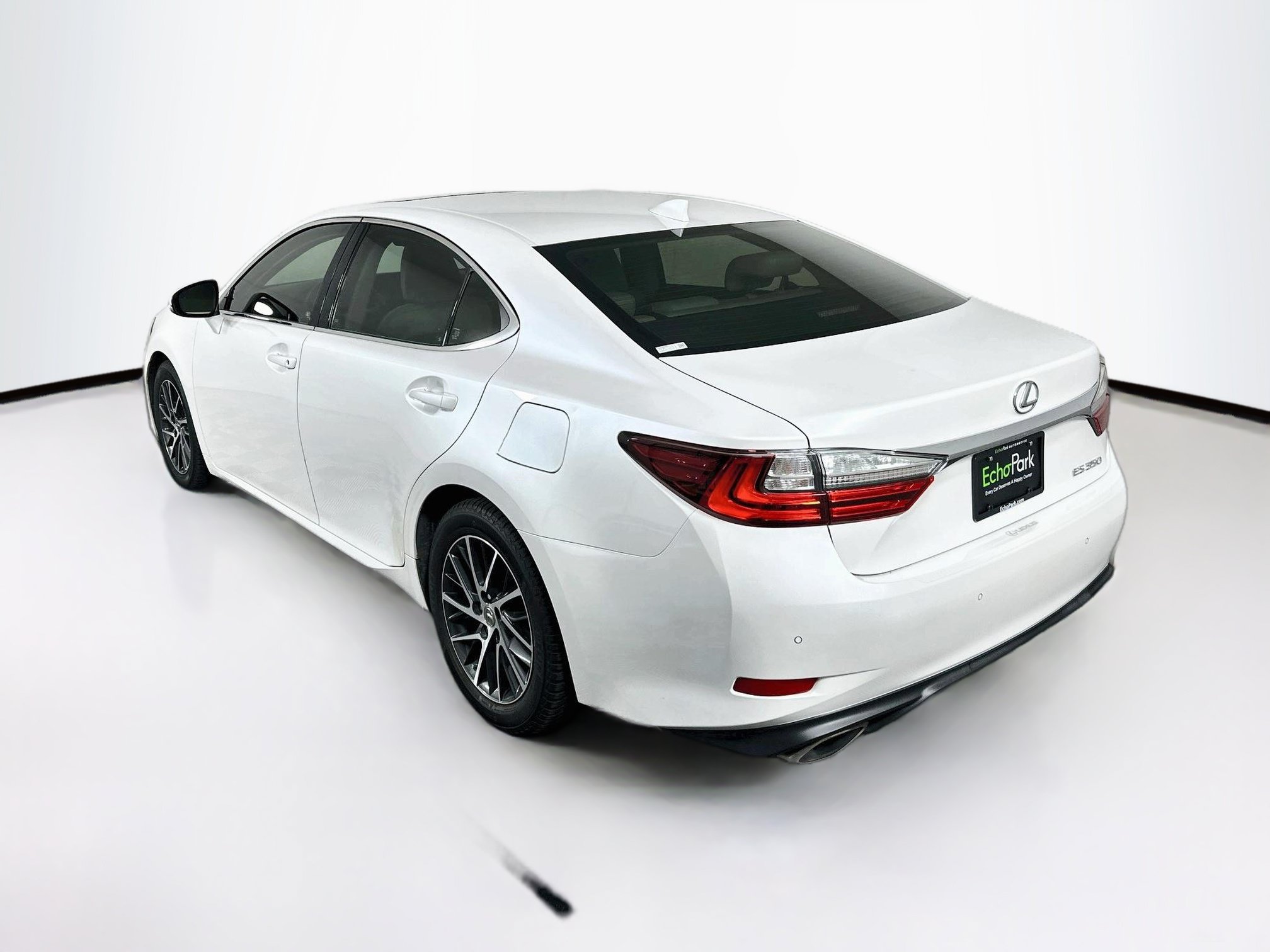 Used 2017 Lexus ES 350 w/ Luxury Package FWD image 5