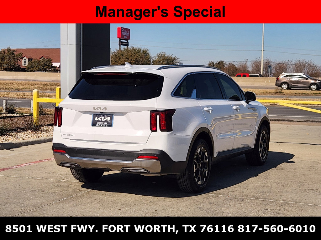 New 2025 Kia Sorento S image 3
