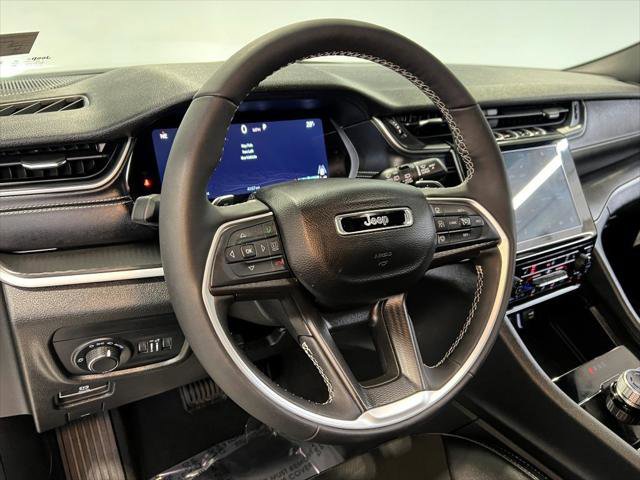 Certified 2024 Jeep Grand Cherokee L Laredo image 32