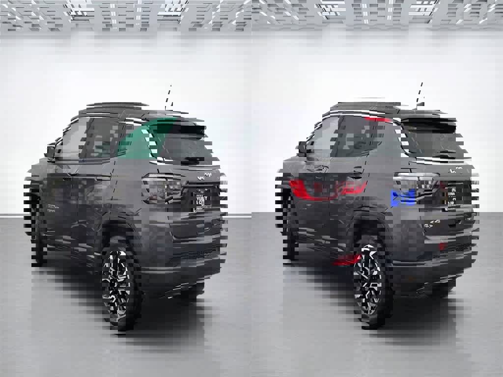 Used 2024 Jeep Compass Limited image 4