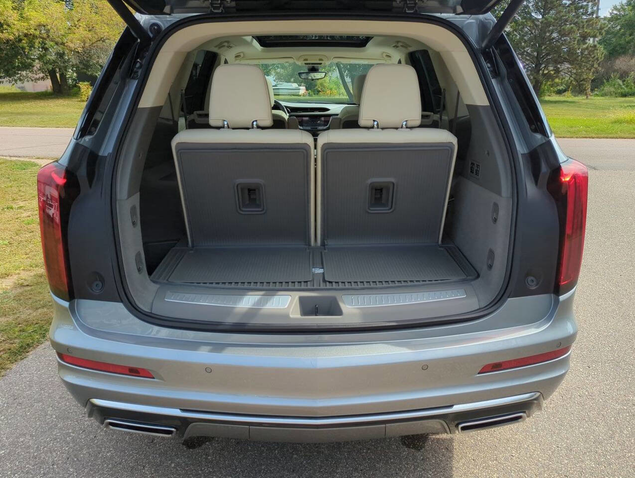 Used 2024 Cadillac XT6 Premium Luxury w/ Technology Package image 25