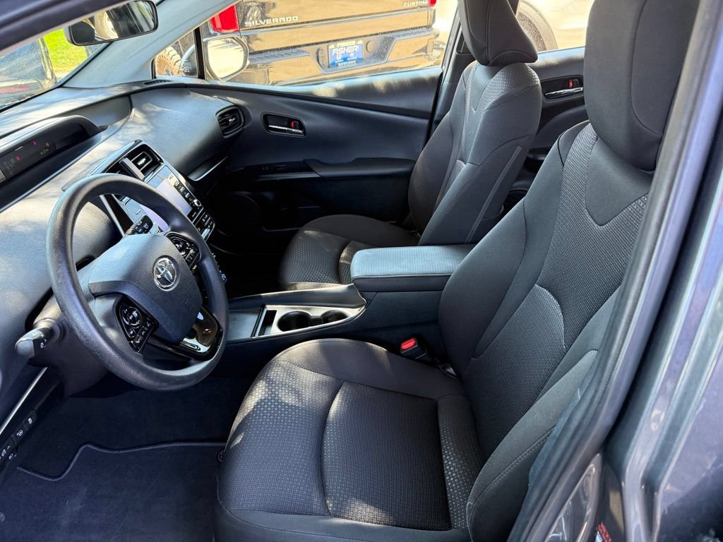 Used 2022 Toyota Prius LE FWD image 11