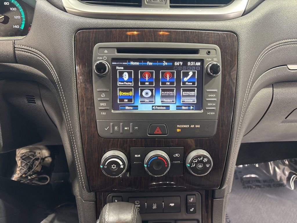 Used 2016 Chevrolet Traverse LT w/ Style and Technology Package image 16