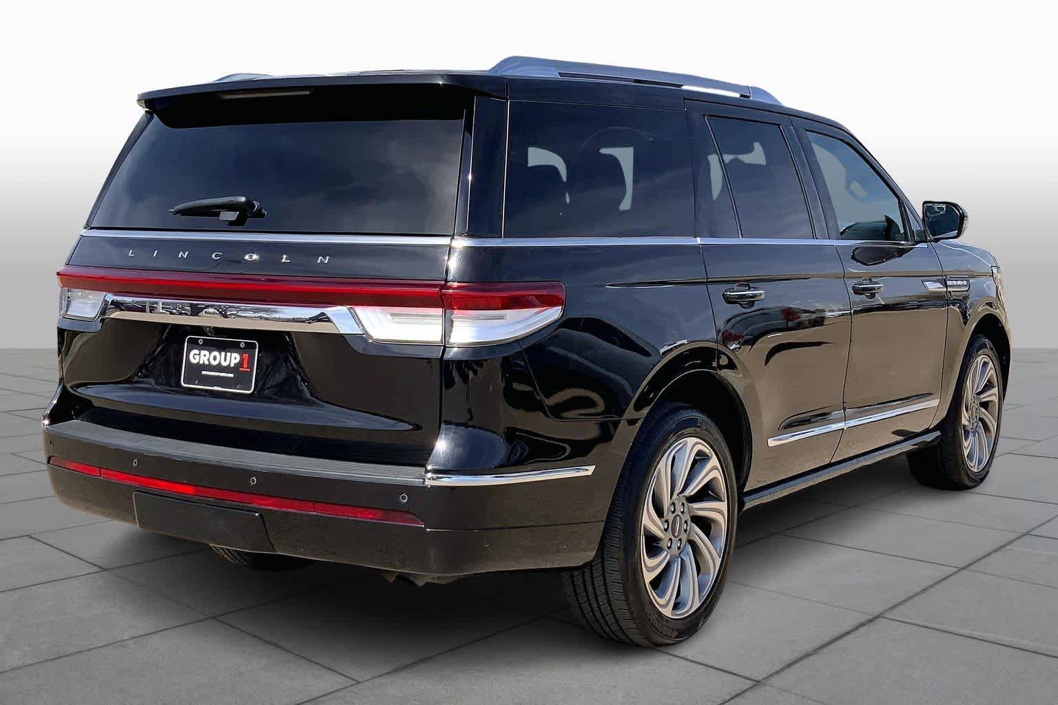 Used 2024 Lincoln Navigator Reserve image 26