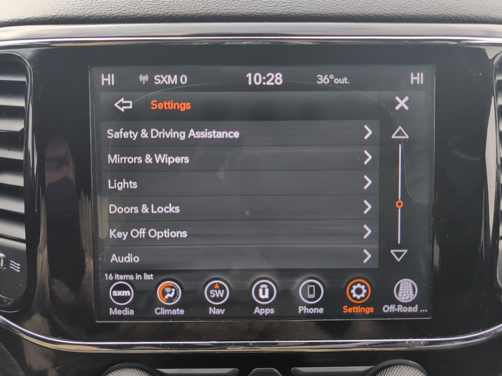 Used 2020 Jeep Grand Cherokee Laredo w/ 18" Wheel & 8.4" Radio Group image 40