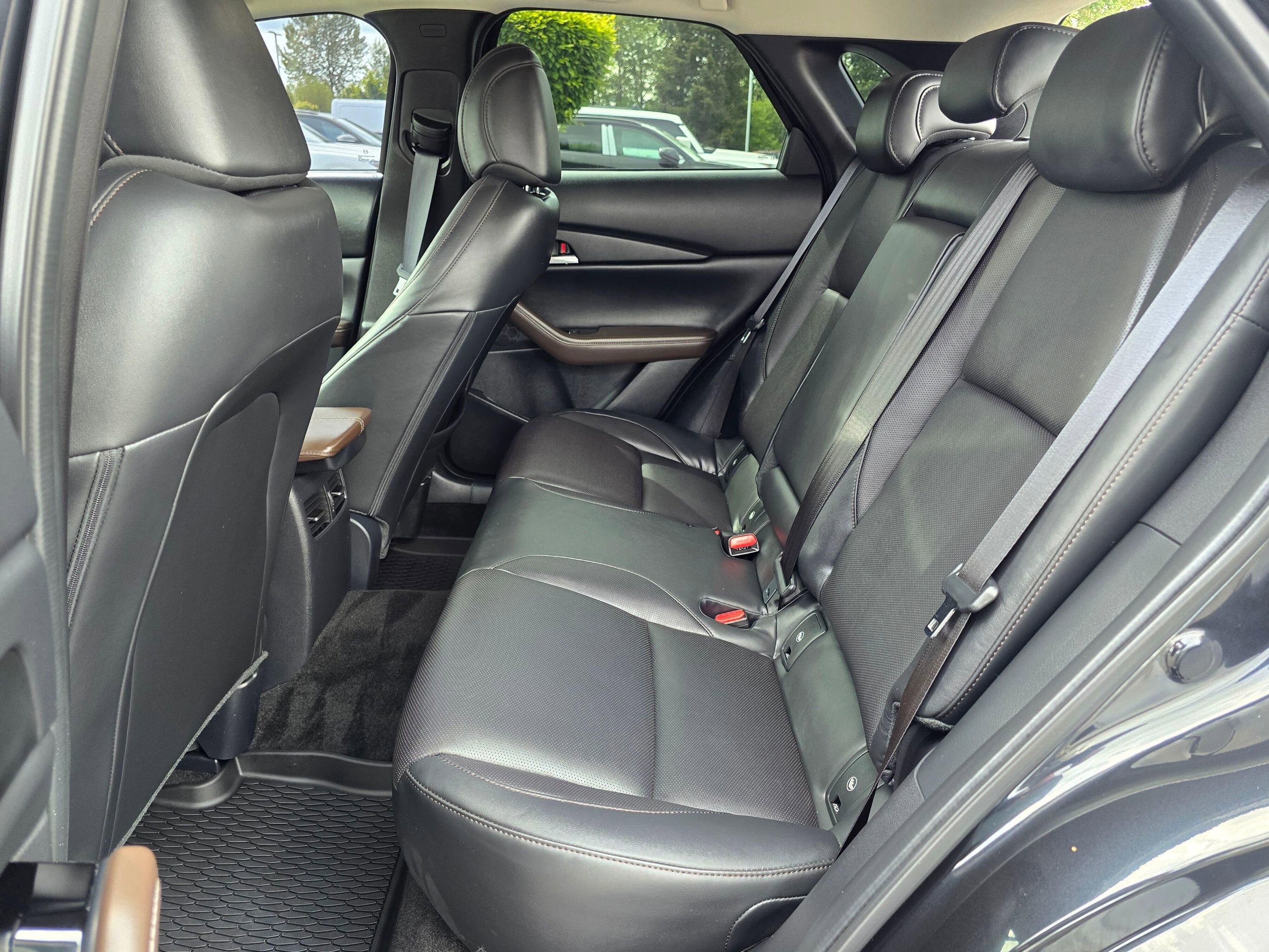 Used 2024 MAZDA CX-30 AWD 2.5 S w/ Premium Package image 18