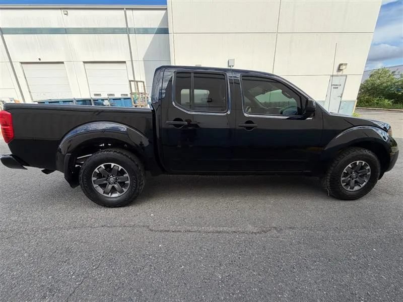 Used 2018 Nissan Frontier PRO-4X AWD/4WD image 25