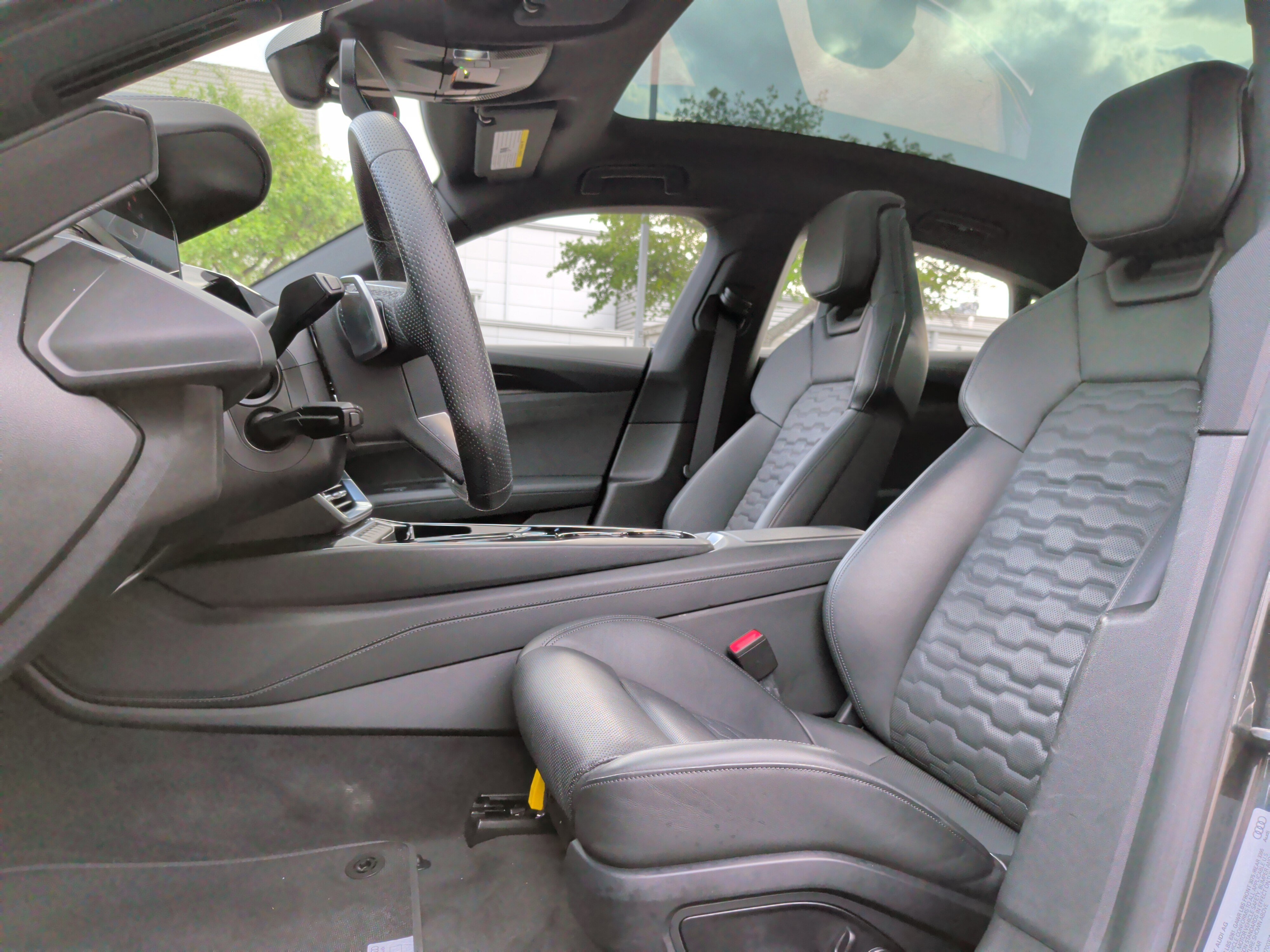 Certified 2022 Audi e-tron GT Prestige w/ Prestige Package AWD/4WD image 17