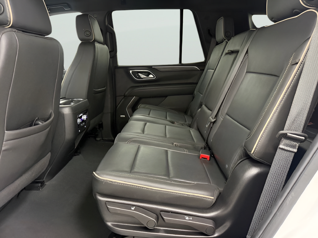 Used 2024 GMC Yukon SLT AWD/4WD image 15