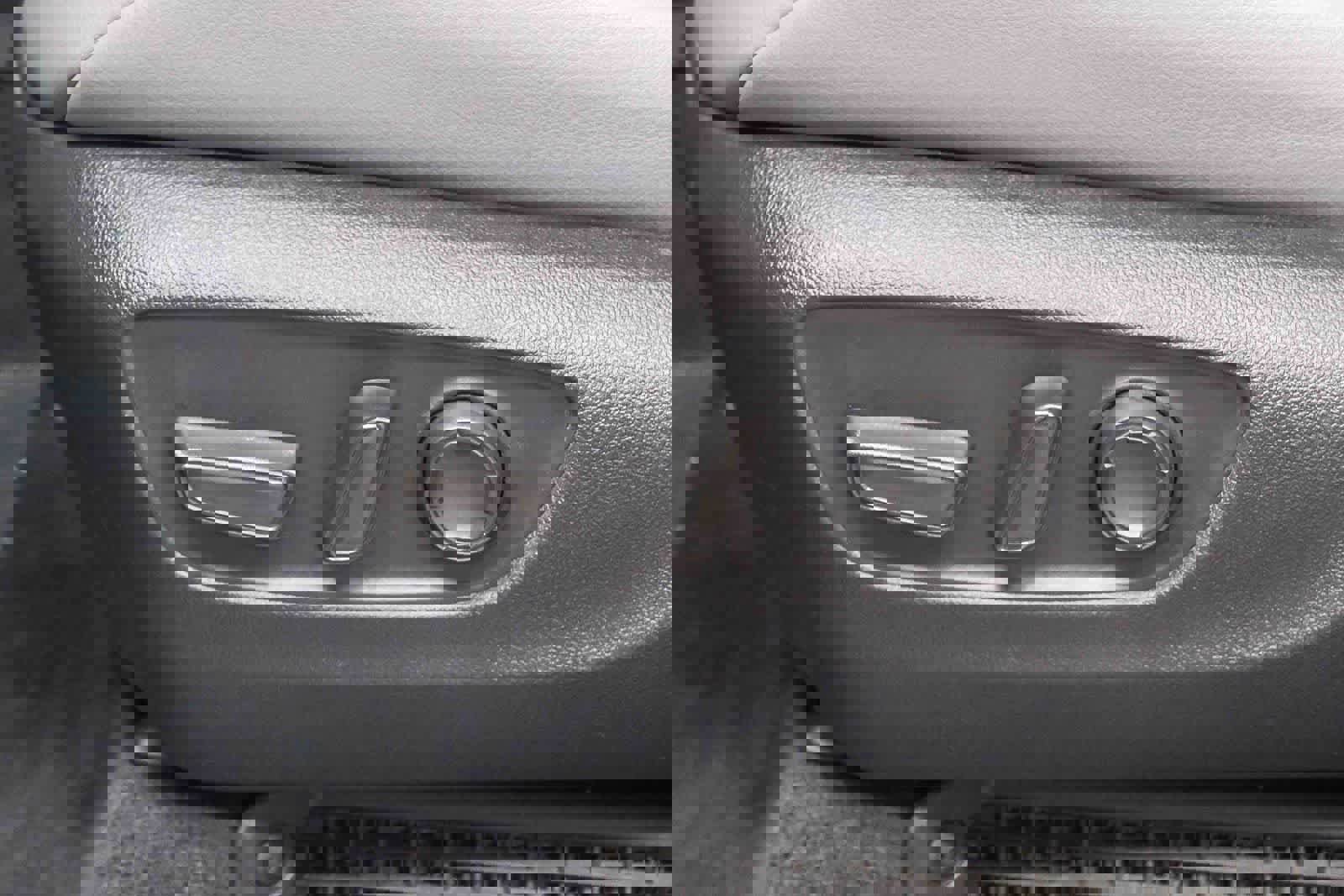 Used 2024 Toyota Sienna XLE w/ XLE Plus Package image 24