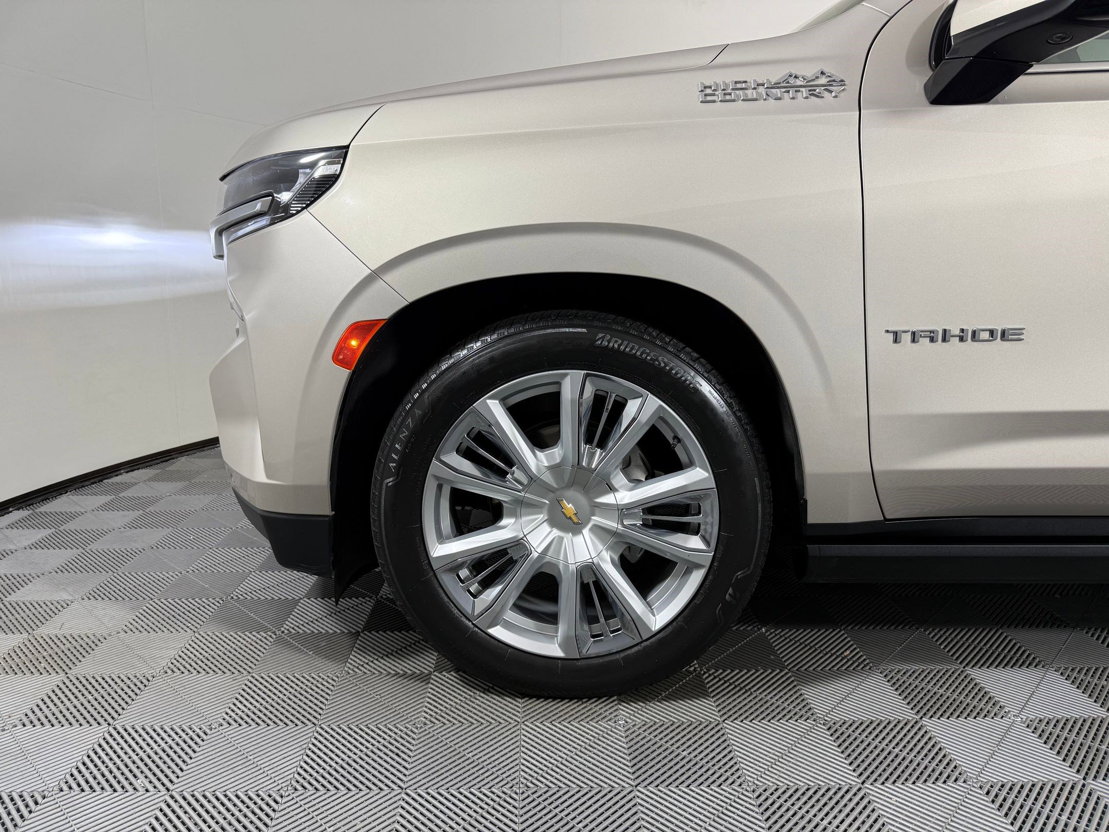 Used 2023 Chevrolet Tahoe High Country image 11