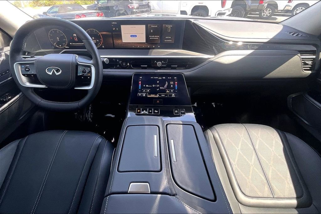 Used 2025 INFINITI QX80 Sensory AWD/4WD image 9