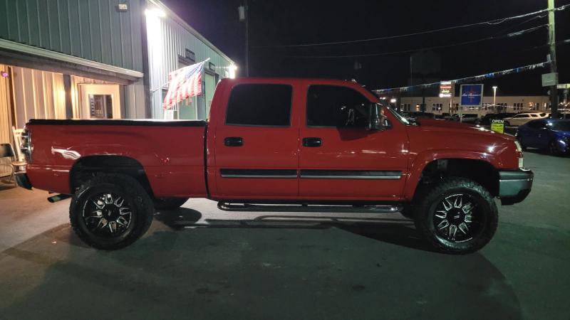 Used 2004 Chevrolet Silverado 2500 LT w/ Skid Plate Package image 5
