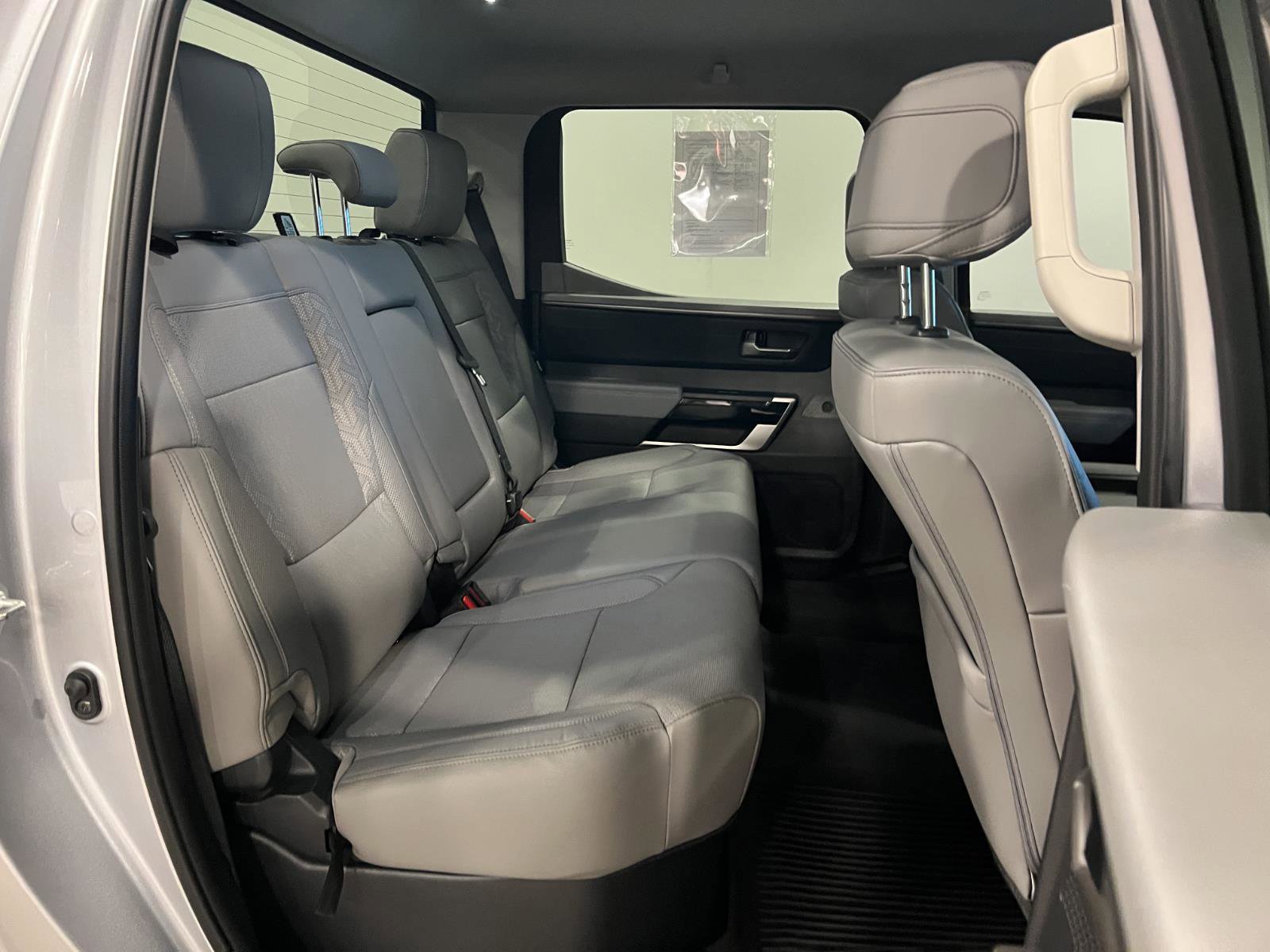 Used 2024 Toyota Tundra Limited AWD/4WD image 34