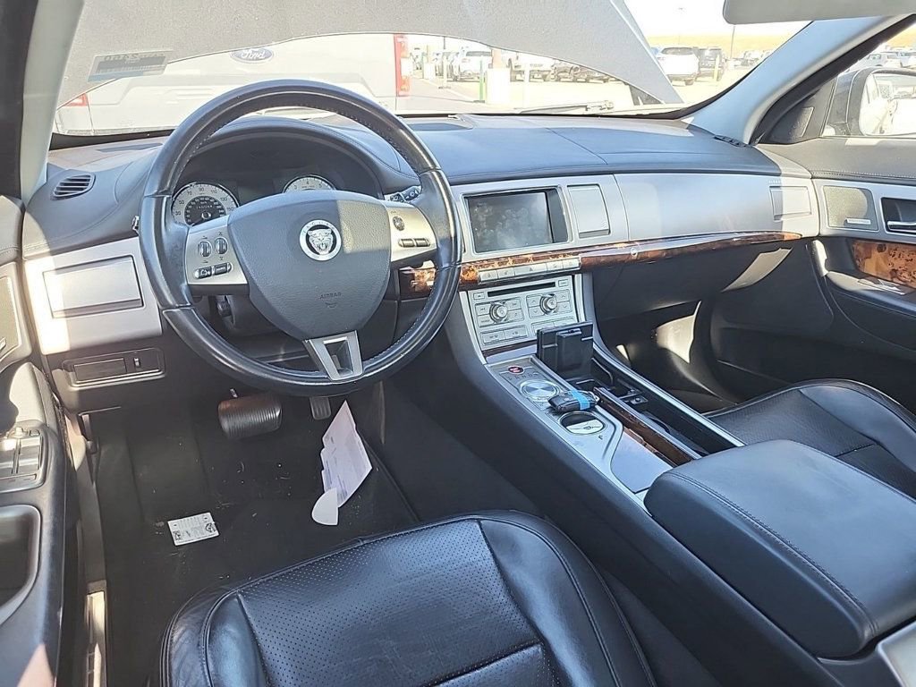 Used 2011 Jaguar XF Premium RWD image 6