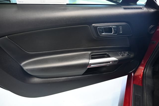 Used 2015 Ford Mustang GT RWD image 25