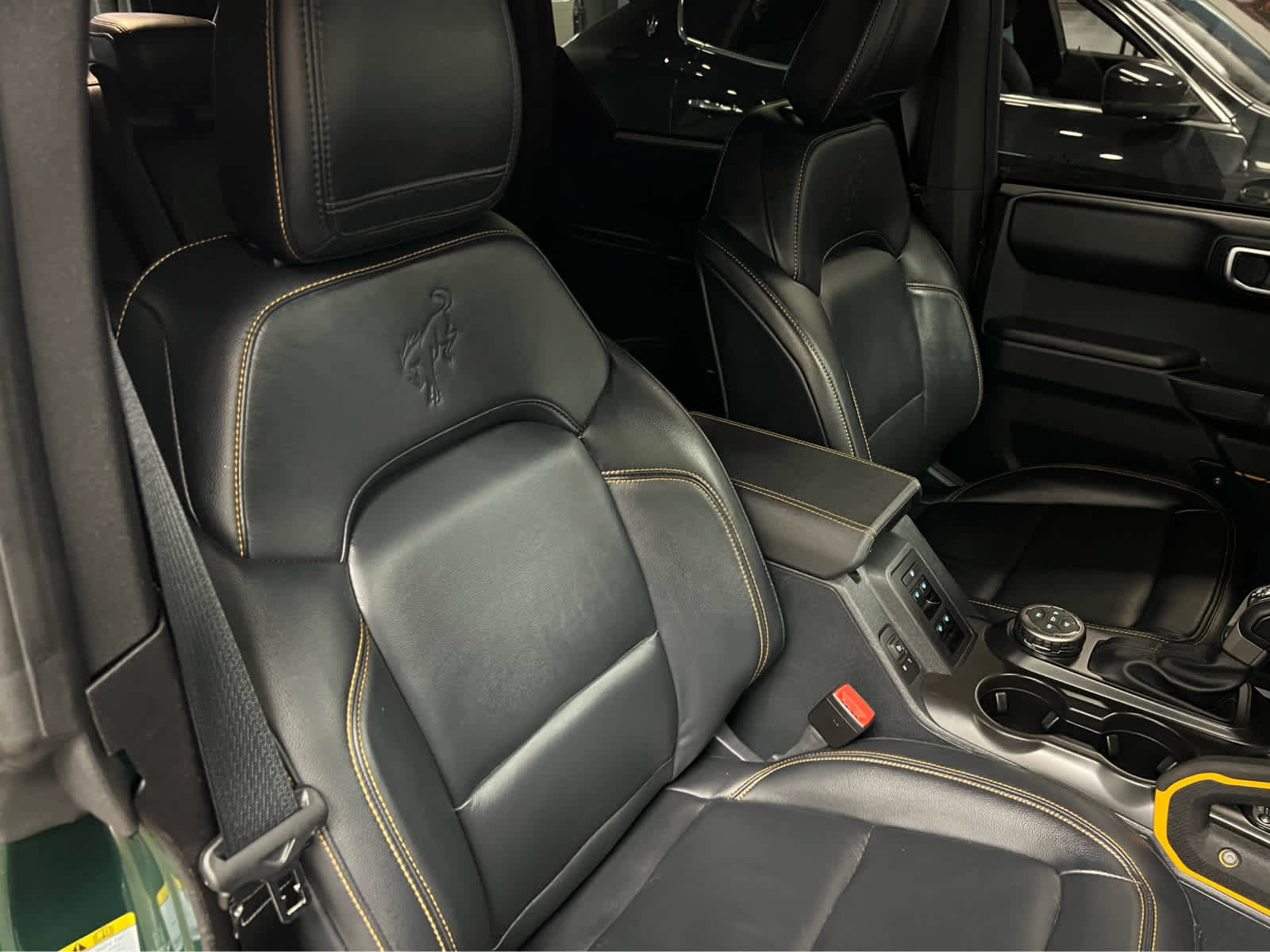 Used 2024 Ford Bronco Badlands image 17