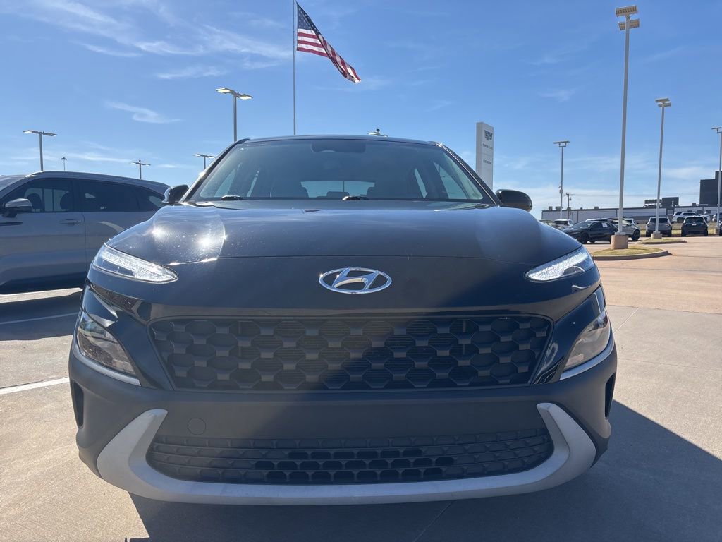 Used 2022 Hyundai Kona SE w/ Cargo Package image 2