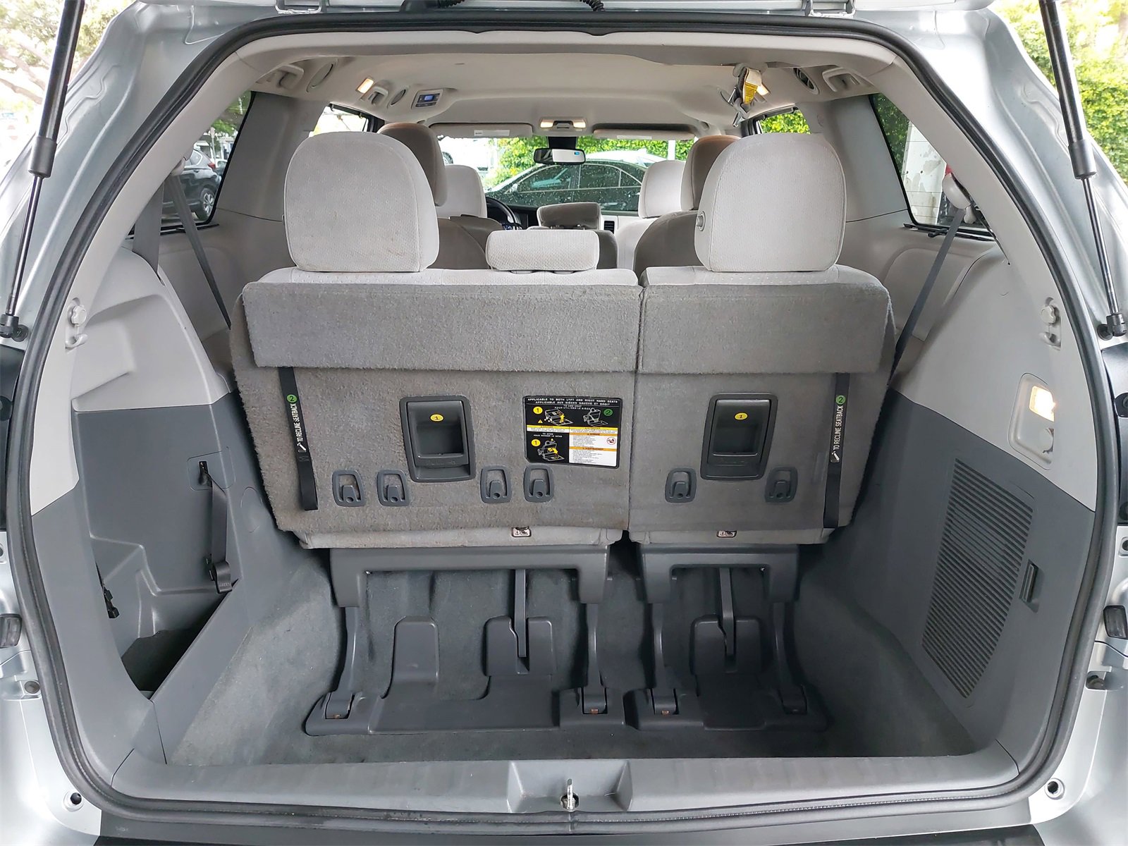 Used 2020 Toyota Sienna LE image 13