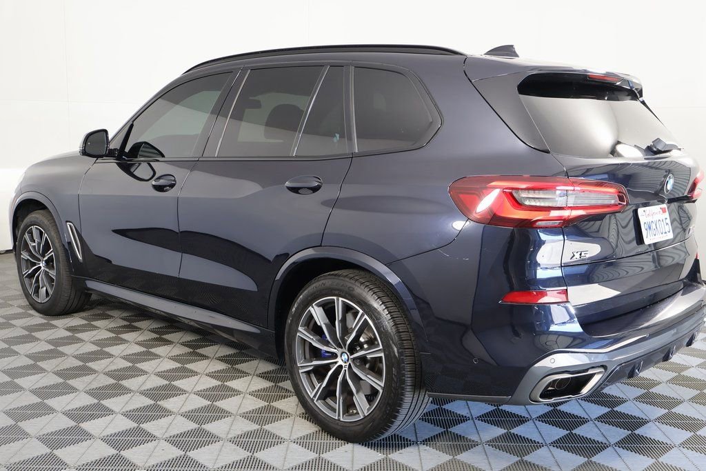 Used 2020 BMW X5 M50i image 6