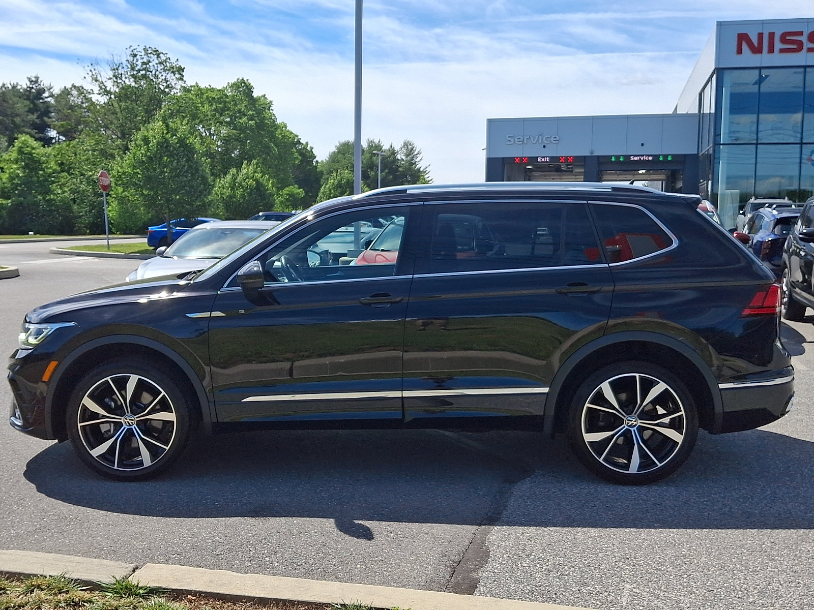 Used 2023 Volkswagen Tiguan SEL R-Line AWD/4WD image 4