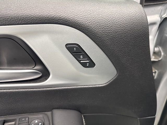 Used 2023 Chrysler Pacifica Touring-L w/ S Appearance Package image 19