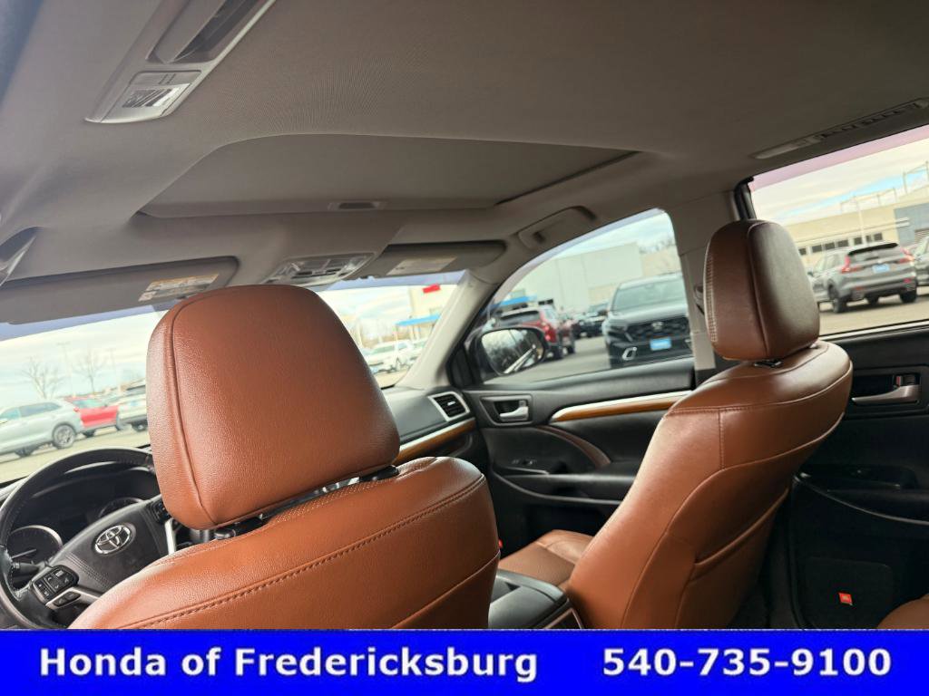 Used 2017 Toyota Highlander Limited image 30