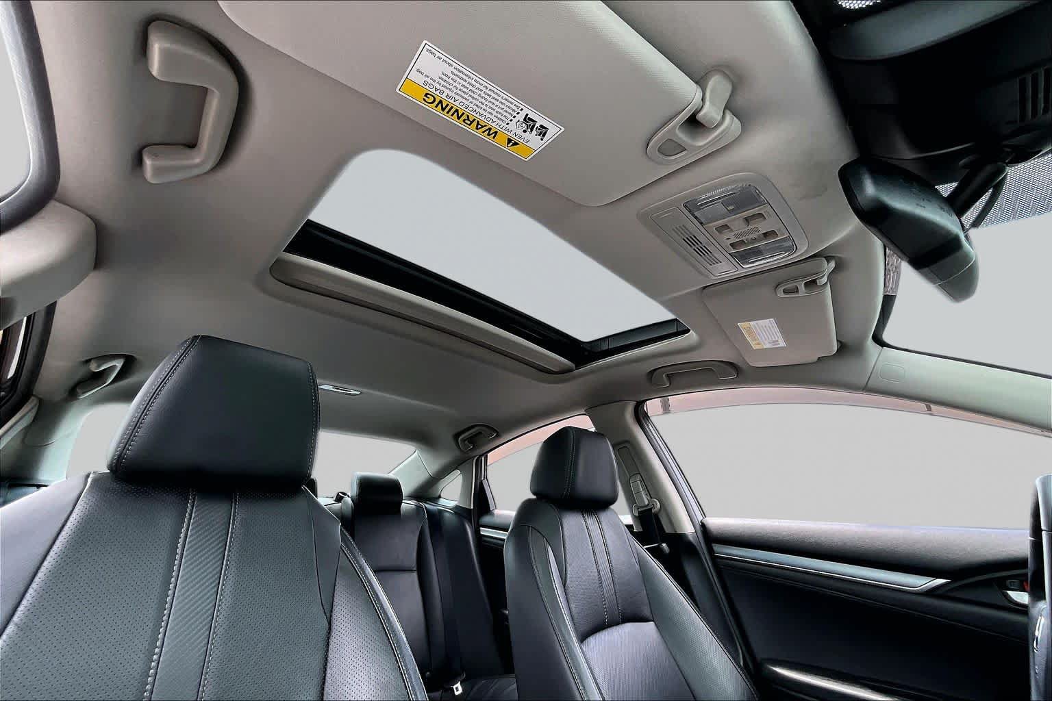 Used 2016 Honda Civic Touring image 14