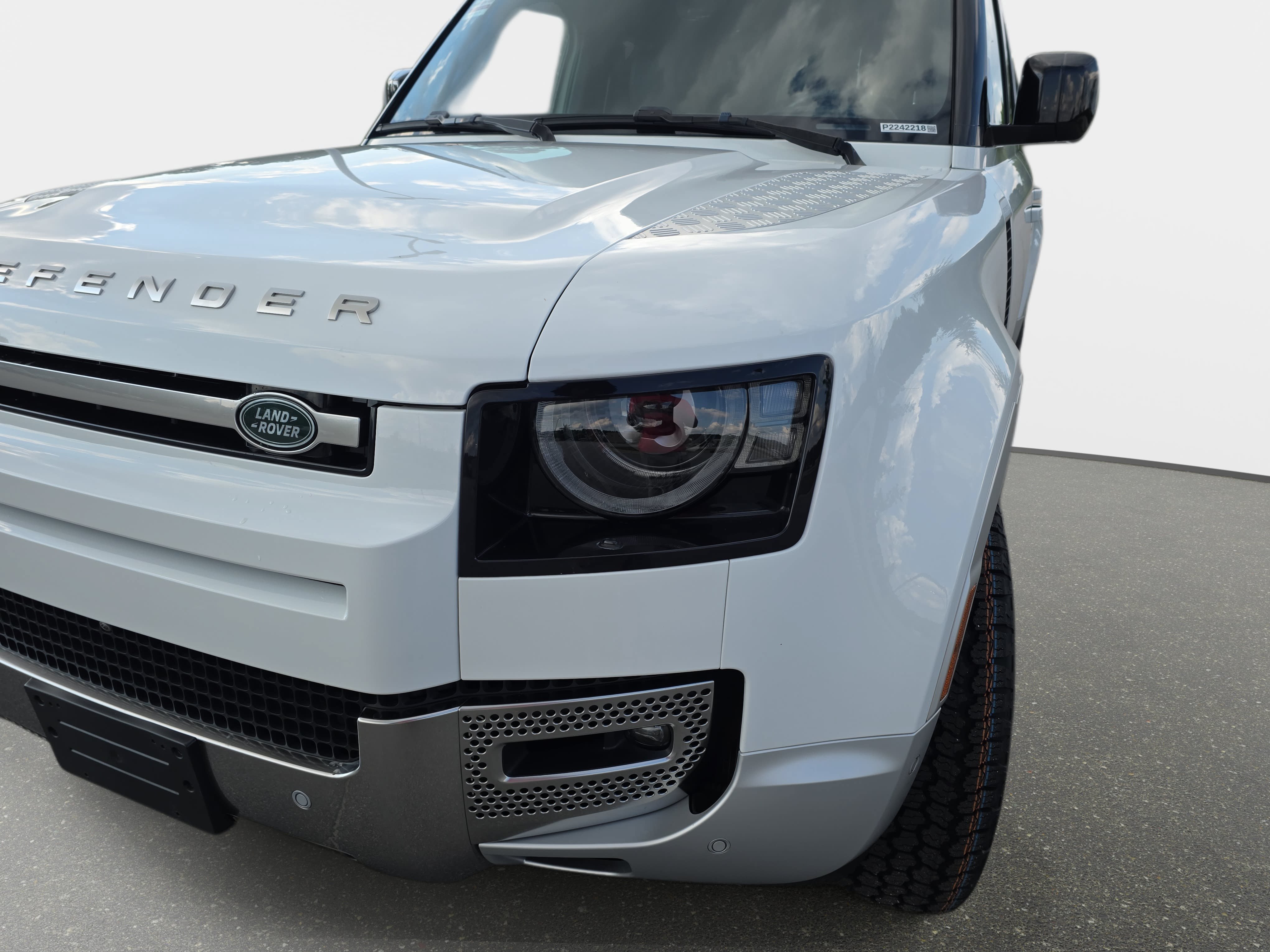 Certified 2023 Land Rover Defender 110 S AWD/4WD image 32