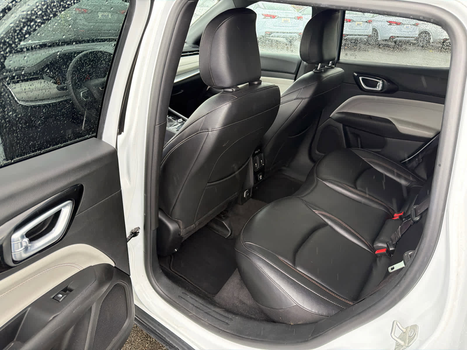 Used 2024 Jeep Compass Limited image 9