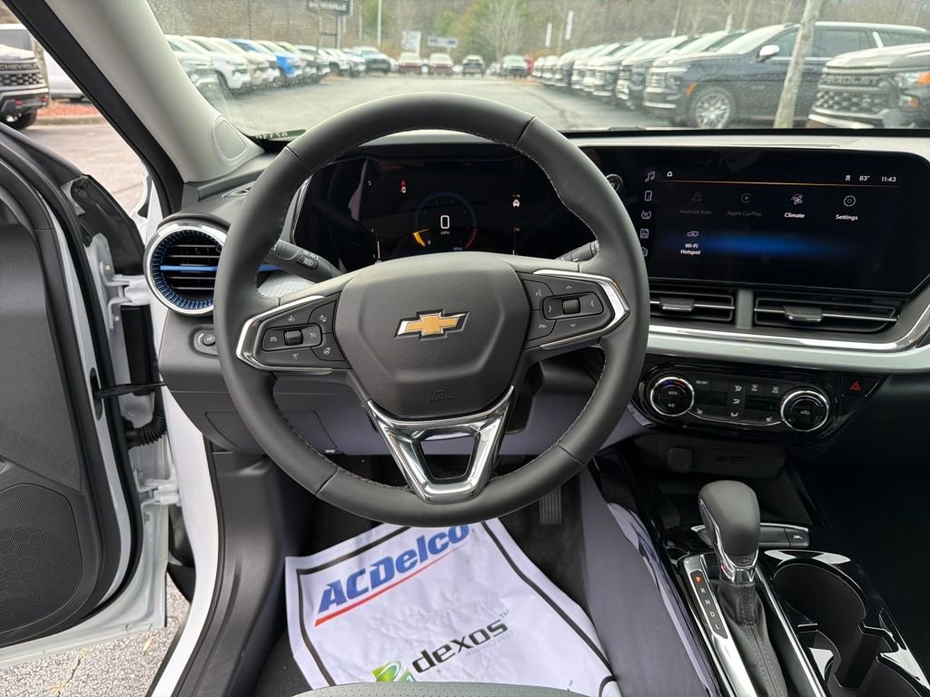 New 2025 Chevrolet Trax LT w/ Sunroof Package image 13