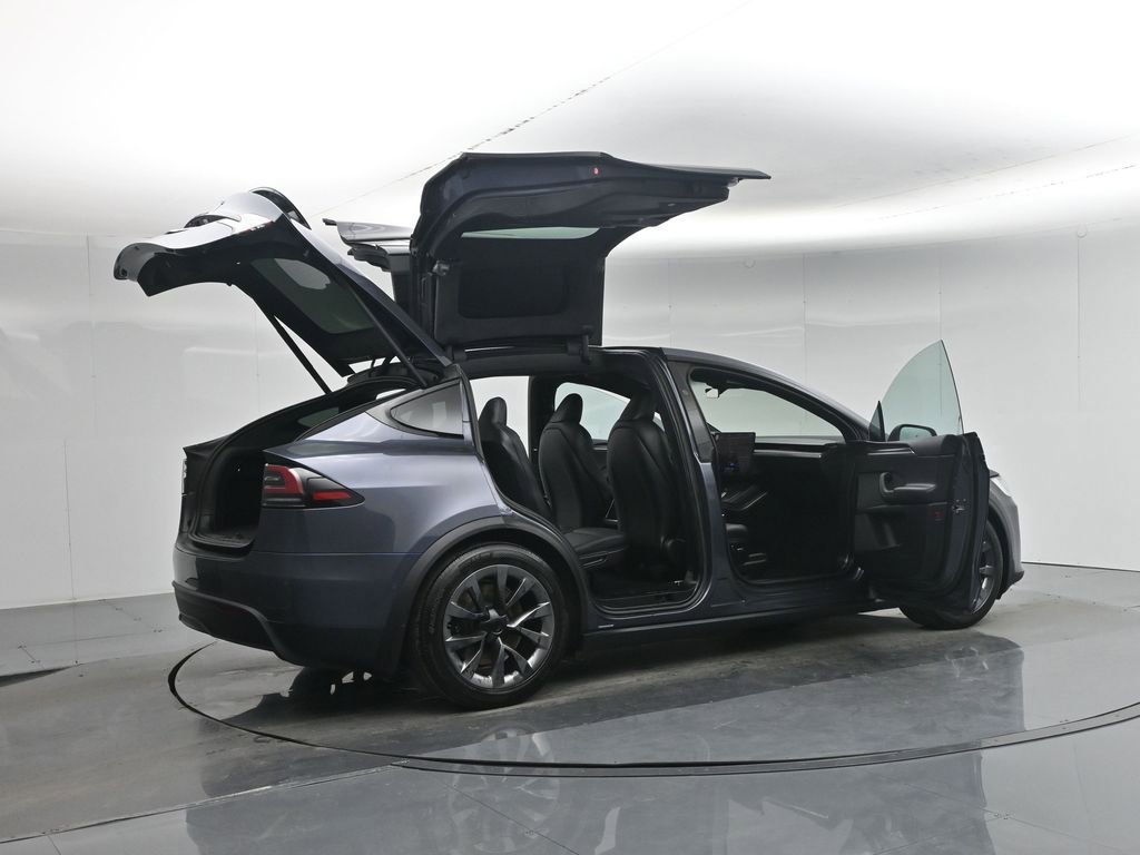 Used 2023 Tesla Model X image 4