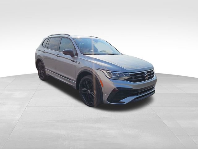 Used 2022 Volkswagen Tiguan SE R-Line image 17