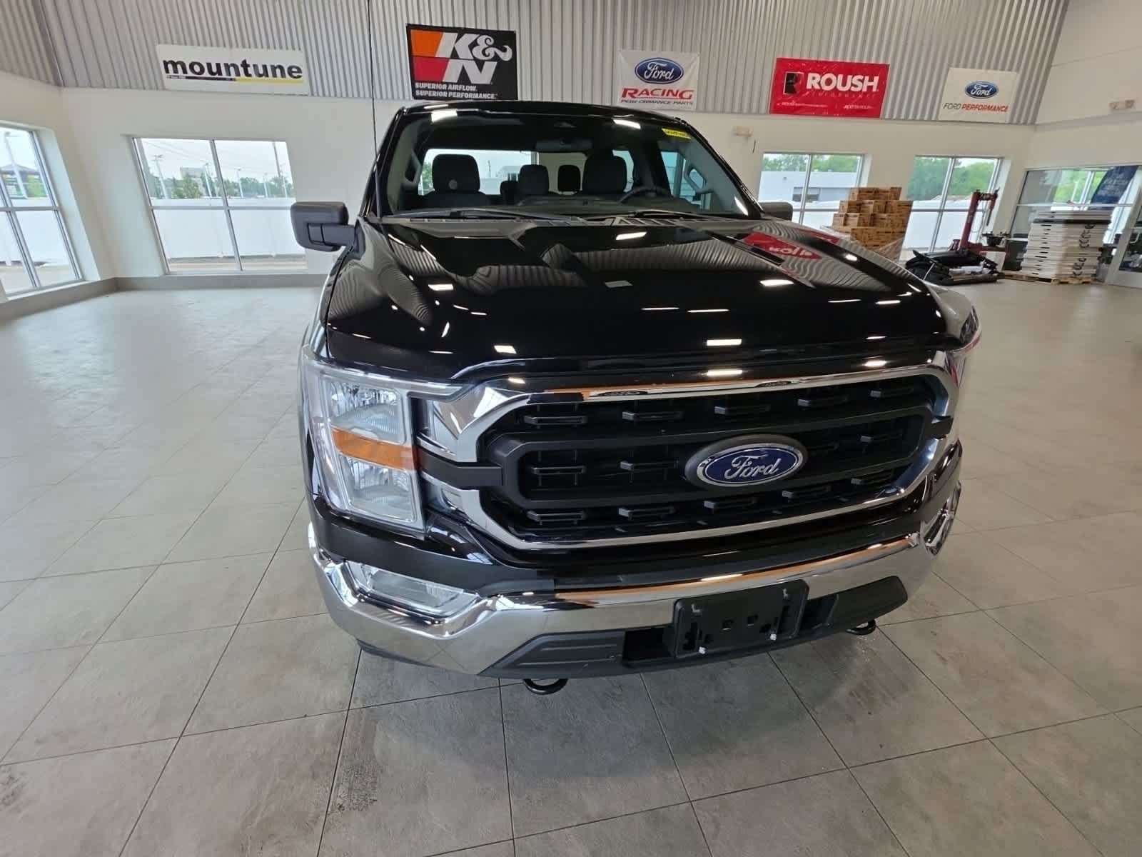 Used 2022 Ford F150 XLT w/ Trailer Tow Package AWD/4WD image 4